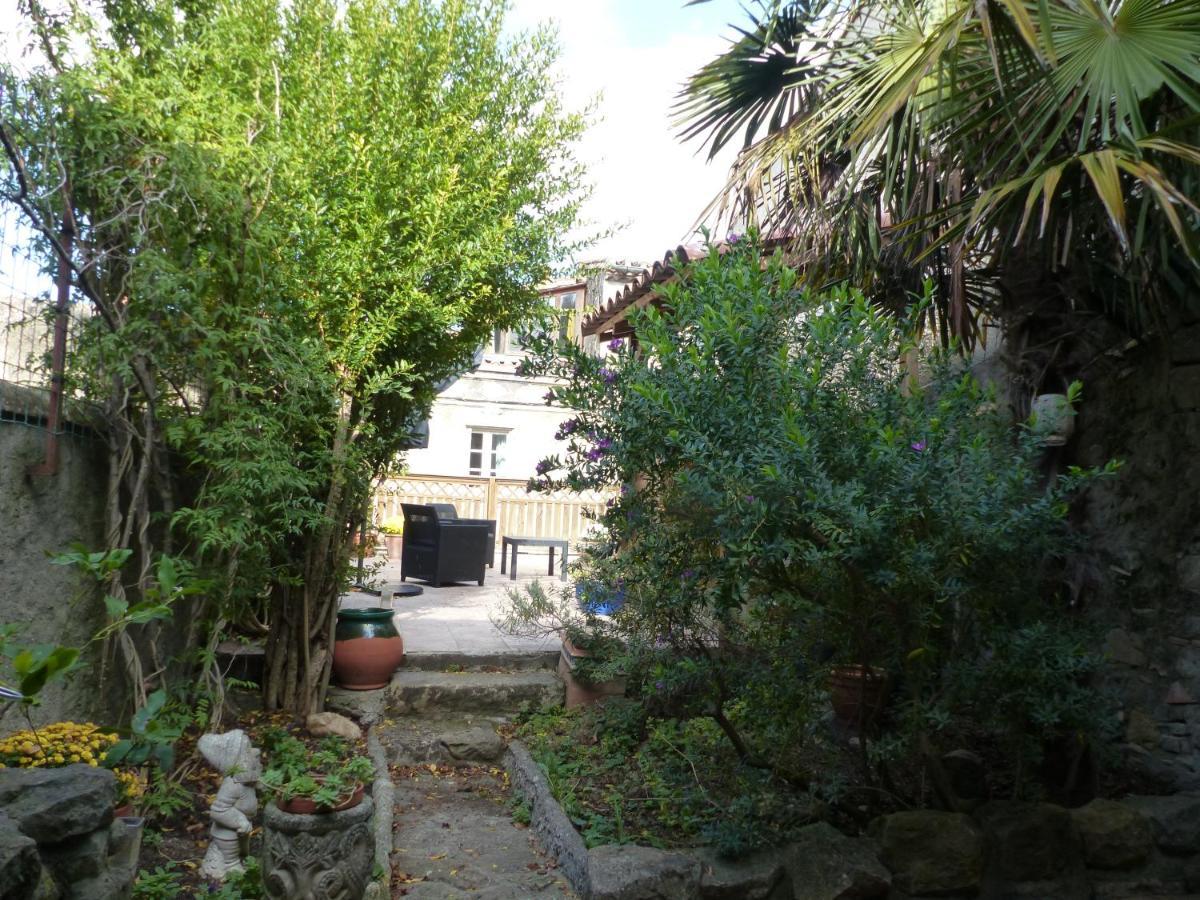 Maison Des Remparts Nichee Sous La Cite Carcassonne Zewnętrze zdjęcie